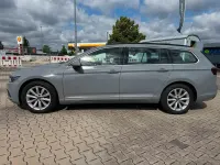 Gebraucht VW Passat 150 PS (110 kW) 2023 Mondsteingrau Kombi