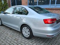 Gebraucht VW Jetta 105 PS (77 kW) 2015 Silber Limousine