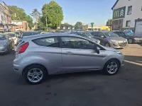 Gebraucht Ford Fiesta Titanium 101 PS (74 kW) 2013 Silber Kleinwagen