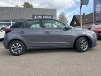 Gebraucht Hyundai i20 Trend 101 PS (74 kW) 2020 Grau Kleinwagen