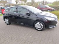 Gebraucht Ford Focus Trend 101 PS (74 kW) 2015 Iridiumschwarz metallic Limousine