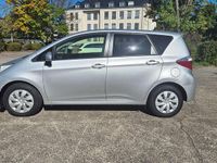 Gebraucht Toyota Verso-S Cool 99 PS (72 kW) 2012 Silber Van / Kleinbus