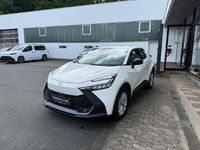 Neu Toyota C-HR Business Edition 140 PS (102 kW) 2025 Weiß SUV