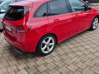 Gebraucht Mercedes B200 Progressive 150 PS (110 kW) 2019 Rot Van / Kleinbus