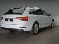Gebraucht Skoda Superb Style 150 PS (110 kW) 2022 Moon white Kombi