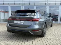 Neu Audi e-tron S-Line 269 kW (367 PS) 2026 Grau SUV
