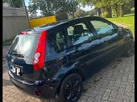 Gebraucht Ford Fiesta 90 PS (66 kW) 2007 Blau Kleinwagen