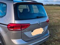 Gebraucht VW Touran Highline 140 PS (102 kW) 2016 Gold Van / Kleinbus