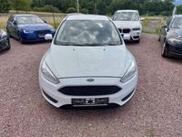 Gebraucht Ford Focus Trend 101 PS (74 kW) 2015 Weiß Limousine