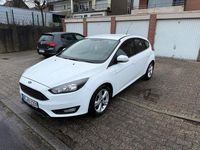 Gebraucht Ford Focus 125 PS (91 kW) 2014 Weiß Limousine