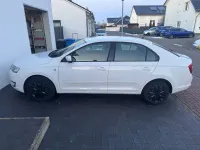 Gebraucht Skoda Rapid Ambition 105 PS (77 kW) 2014 Weiß Kleinwagen
