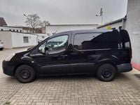 Gebraucht Peugeot Partner Premium 99 PS (72 kW) 2017 Lack onyx schwarz/deckende Van / Kleinbus