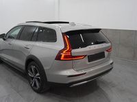 Gebraucht Volvo V60 CC Plus 197 PS (144 kW) 2024 Grau Kombi