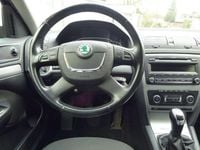Gebraucht Skoda Octavia 122 PS (89 kW) 2013 Schwarzmagic perleffekt Kombi