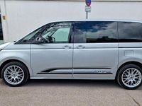 Second-hand VW Multivan 150 CP (110 kW) 2023 Argintiu Monovolum