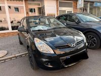 Gebraucht Hyundai i20 88 PS (64 kW) 2010 Schwarz Kleinwagen