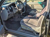 Second-hand Nissan Frontier 133 CP (97 kW) 2011 Negru Pickup