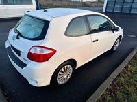 Gebraucht Toyota Auris 99 PS (72 kW) 2012 Weiß Limousine