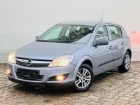 Usado Opel Astra Selection 116 CV (85 kW) 2009 Plateado Berlina