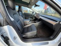 Gebraucht Tesla Model 3 Standard Range Plus 225 kW (306 PS) 2020 Perl weiss (metallic) Limousine