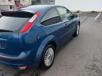 Gebraucht Ford Focus Trend 80 PS (58 kW) 2006 Blau Kleinwagen