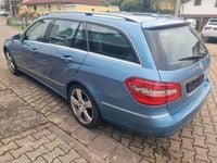 Gebraucht Mercedes E250 205 PS (150 kW) 2009 Blau Kombi