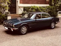 Gebraucht Jaguar XJ12 295 PS (216 kW) 1986 Blau Limousine