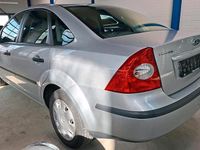 Gebraucht Ford Focus 102 PS (75 kW) 2005 Silber Limousine