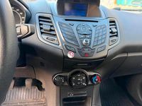 Gebraucht Ford Fiesta 90 PS (66 kW) 2015 Silber Kleinwagen