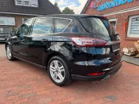 Gebraucht Ford S-MAX Titanium 179 PS (131 kW) 2017 Schwarz Van / Kleinbus
