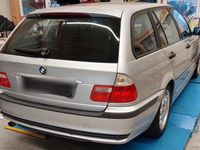 Gebraucht BMW 318 143 PS (105 kW) 2004 Silber Kombi