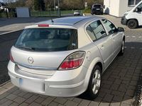 Gebraucht Opel Astra 105 PS (77 kW) 2007 Silber Kleinwagen