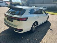 Gebraucht VW Passat 150 PS (110 kW) 2025 Weiß Kombi