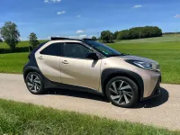 Gebraucht Toyota Aygo X-plore 72 PS (52 kW) 2024 Beige Kleinwagen