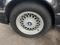 Gebraucht BMW 730 187 PS (137 kW) 1990 Schwarz Limousine