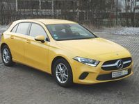 Gebraucht Mercedes A180 116 PS (85 kW) 2019 Gelb Limousine