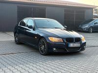 Gebraucht BMW 330 238 PS (175 kW) 2011 Blau Limousine