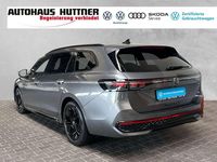 Gebraucht VW Passat R-line 193 PS (141 kW) 2025 Diabasgrau (metallic) Kombi