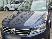 Usata VW Passat 140 CV (102 kW) 2011 Blu Station wagon
