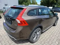 Gebraucht Volvo V60 CC Momentum 150 PS (110 kW) 2017 Braun Kombi