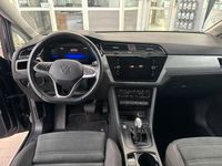 Gebraucht VW Touran 150 PS (110 kW) 2022 Schwarz Van / Kleinbus