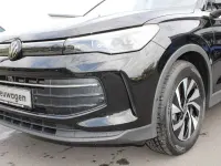 Neu VW Tiguan 150 PS (110 kW) 2026 Grenadillschwarz metallic SUV