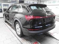 Gebraucht Audi e-tron Basis 230 kW (313 PS) 2022 Schwarz SUV