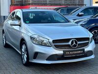Gebraucht Mercedes A180 122 PS (89 kW) 2016 Silber Limousine