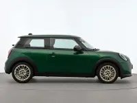 Gebraucht Mini Cooper Favoured 156 PS (114 kW) 2024 Grün Kleinwagen