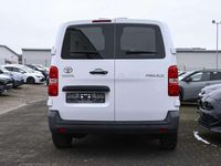 Gebraucht Toyota Proace 120 PS (88 kW) 2022 Schaumweiß Van / Kleinbus
