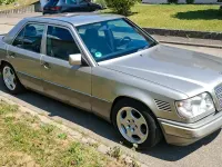 Gebraucht Mercedes E250 113 PS (83 kW) 1993 Silber Limousine