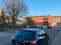 Gebraucht Peugeot 208 Active 82 PS (60 kW) 2012 Schwarz Kleinwagen