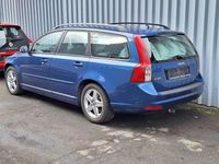 Gebraucht Volvo V50 Momentum 145 PS (106 kW) 2008 Blau Kombi