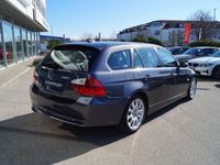 gebraucht BMW 330 330 i Aut. Touring * Leder * Navi * Panorama *